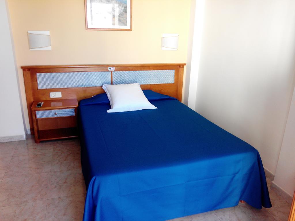 Hostal Leo D'Or Cala D´Or Oda fotoğraf